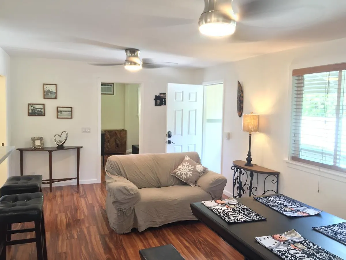 Aaron'S Cottage Hilo Bed & Breakfast